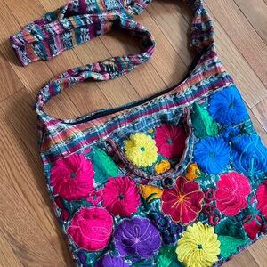 Made in Mexico Multicolored flower embroidered bag